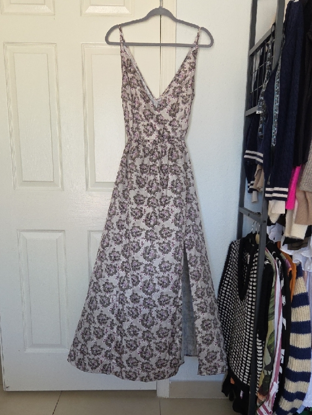 NWT Joyfolie Mauve Floral Maxi Dress with V-Neck Large - Picture 12 of 12